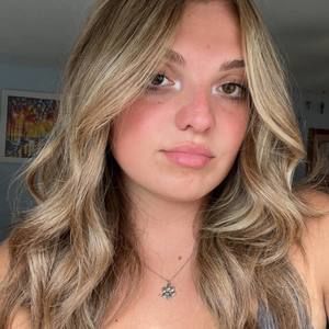 Meet your Posher, Lia